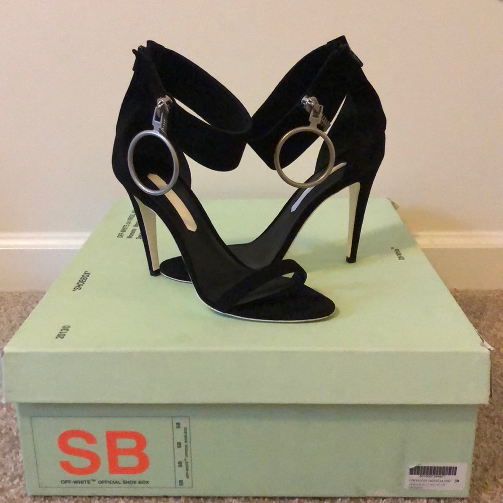 Off-white zipped high sandal